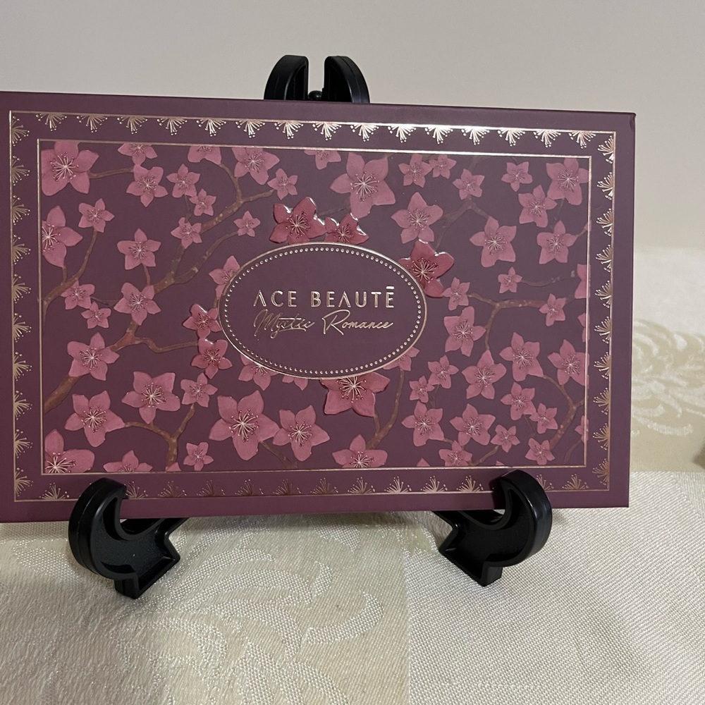 Ace Beaute Eyeshadow Palette - Mystical Romance